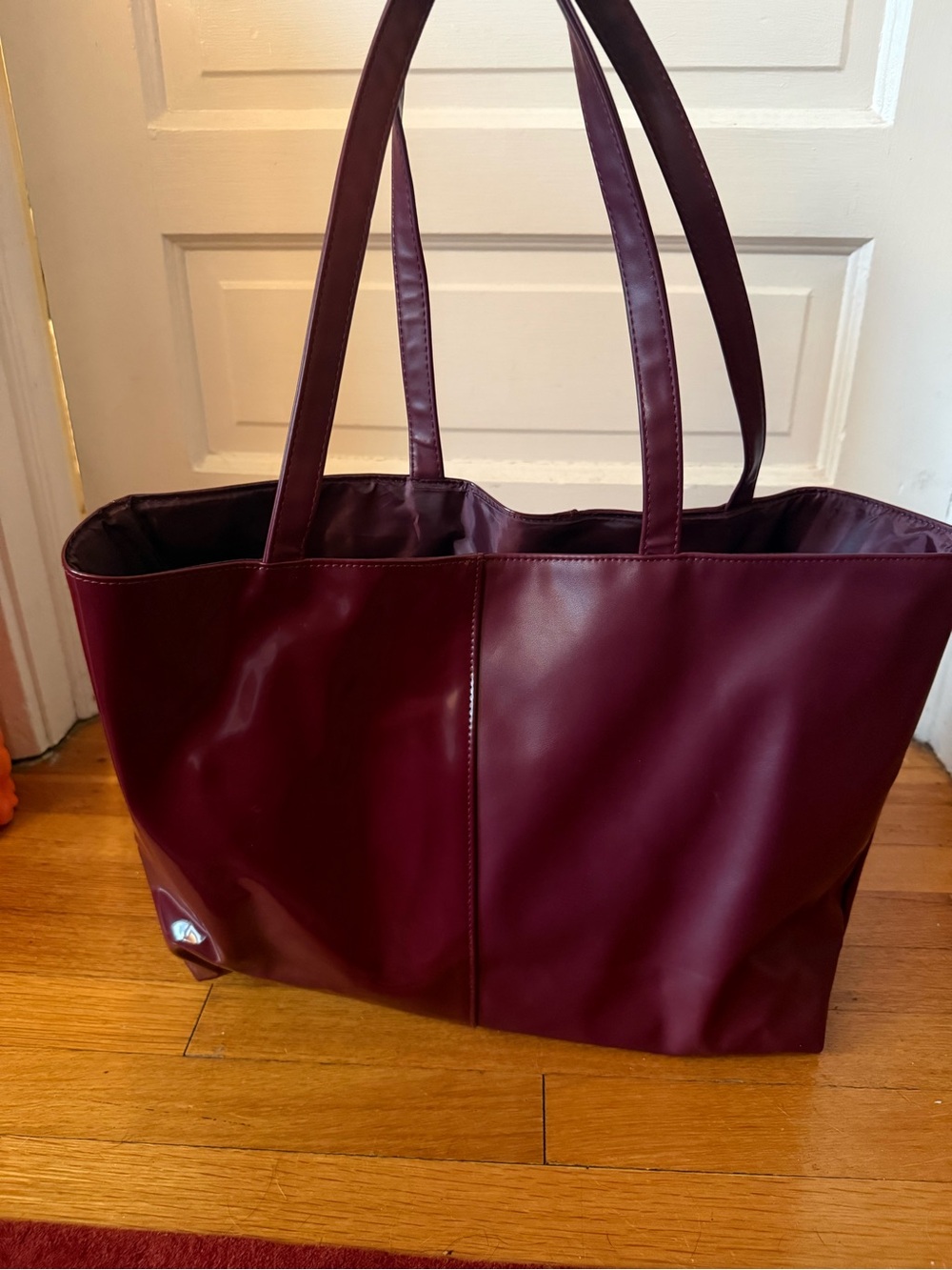 Classic Women’s Tote Bag in Deep Wine - Picture 2 of 3